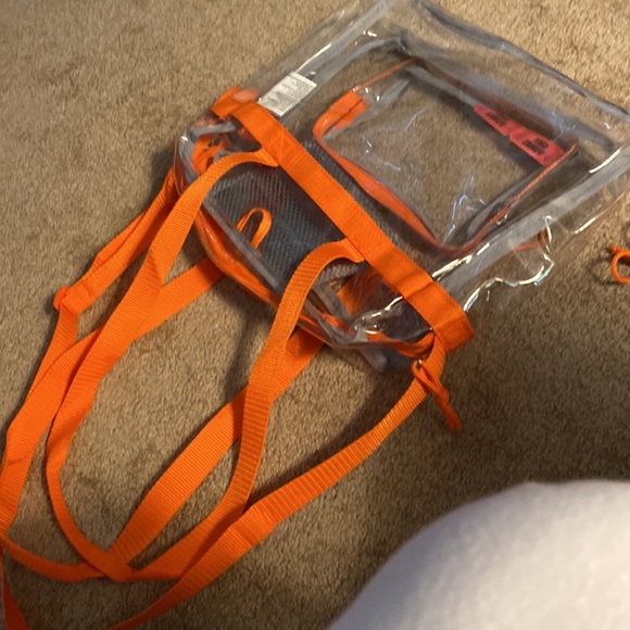 Large stadium purse with zipper outside pocket and 1 inside pocket - Picture 3 of 5